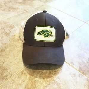 🆕 NDSU Bison adjustable mesh ball cap hat